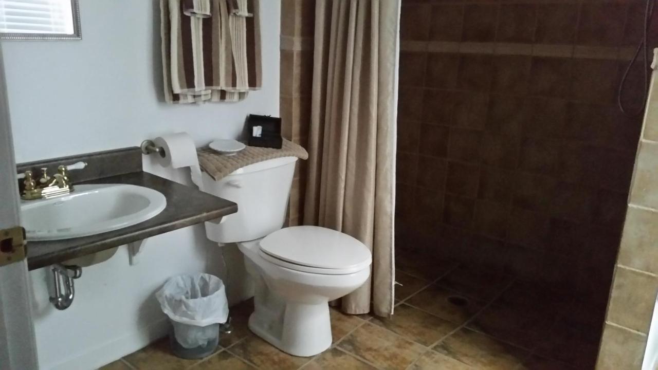 At The Harbourfront B & B North Sydney Extérieur photo