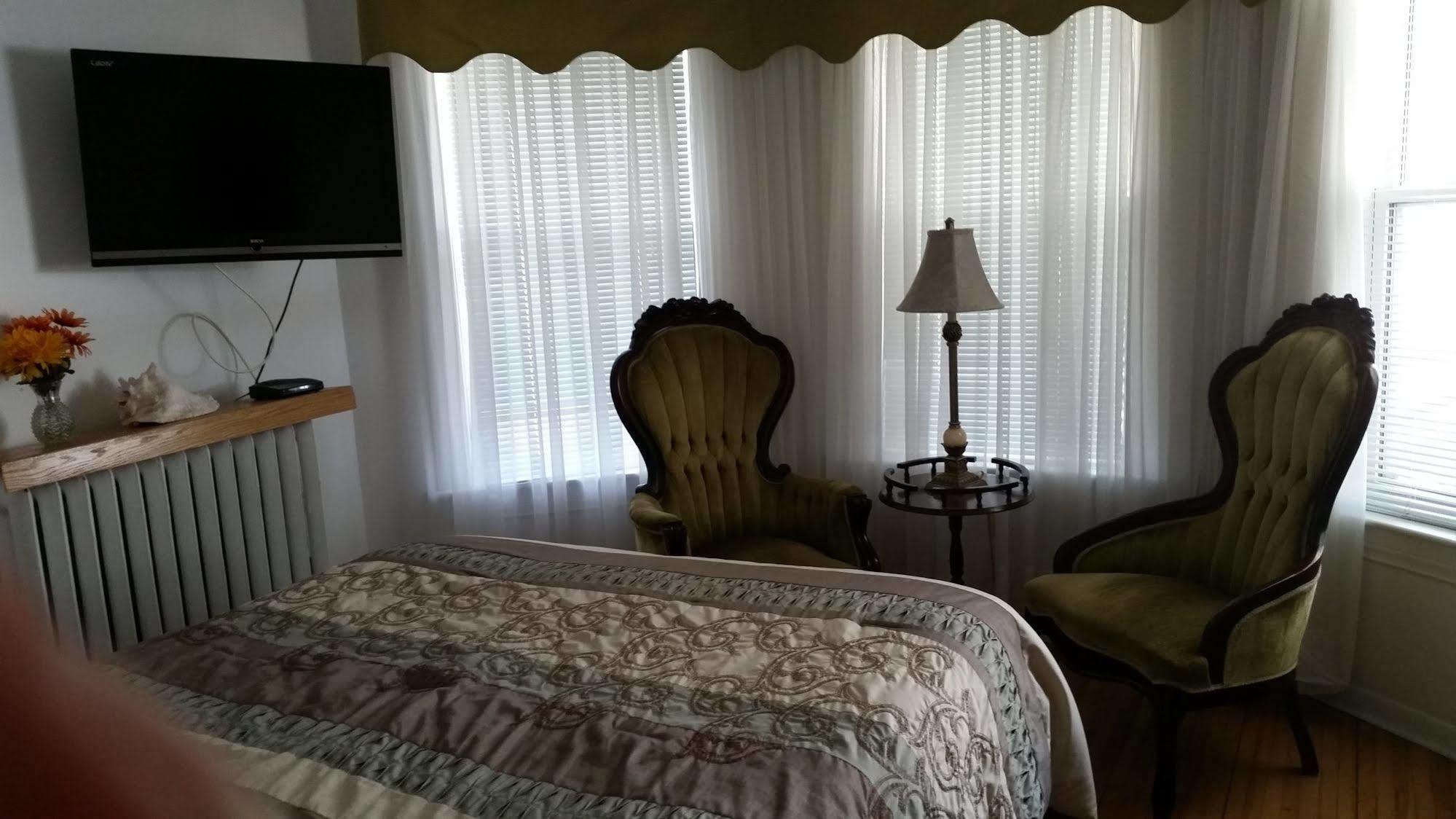 At The Harbourfront B & B North Sydney Extérieur photo
