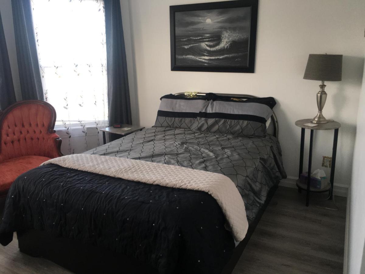 At The Harbourfront B & B North Sydney Extérieur photo